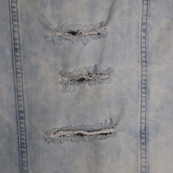 Rock & Republic Women's Size L Light Wash Southwestern Style Denim Distress Vest - Picture 5 of 6